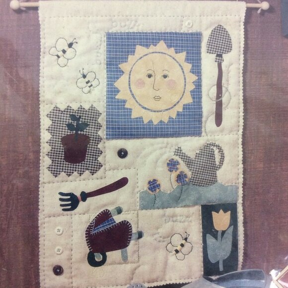 Bucilla PatchWorks Easy Applique Project Kit 41152 Garden Sampler Wall Hanging - Picture 3 of 3